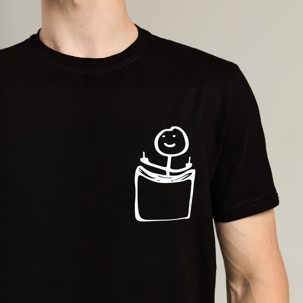 Футболка мужская однотонная черная Pobedov Peremoga - наклейка Мужчина с факами