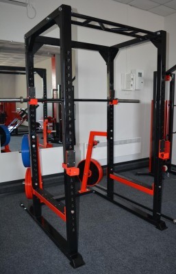 Силова рама з турніками