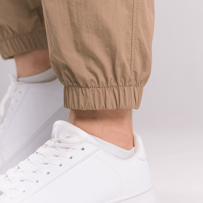 Мужские брюки джогеры с бежевыми плащевками с карманами Pobedov Ground