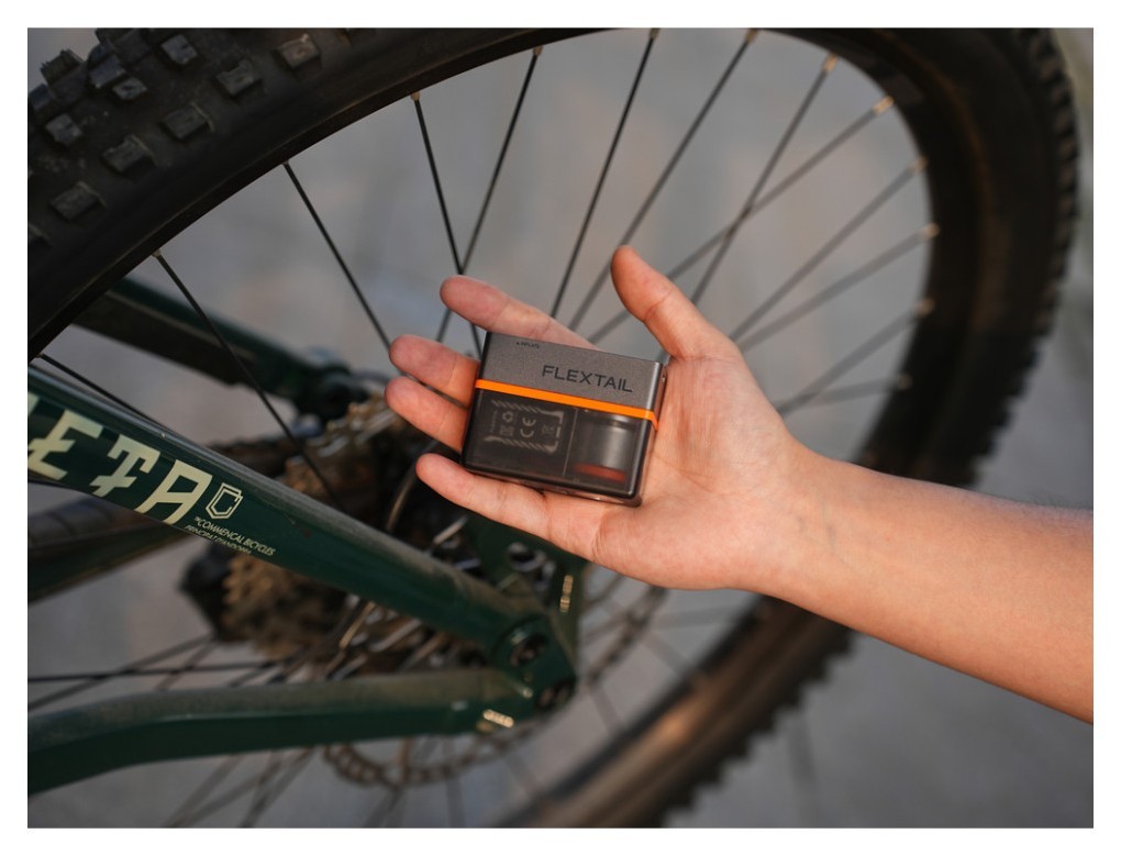 Велосипедний міні насос-задня фара Flextail Tiny Tire Pump ACS, чорний, укр, укр