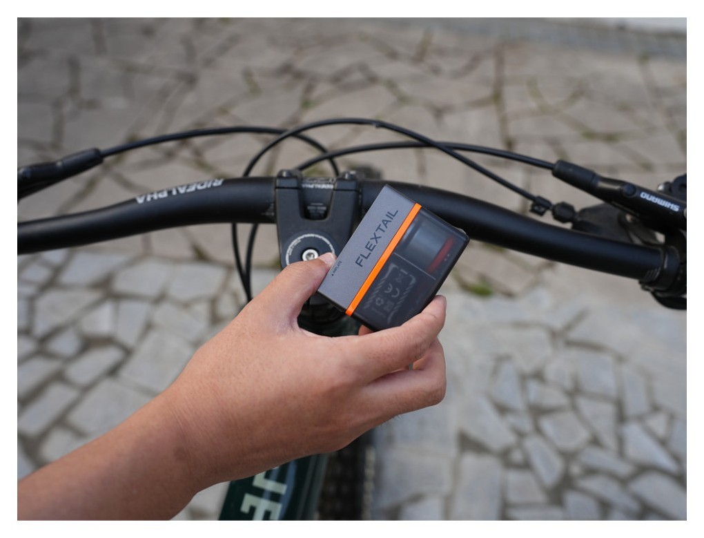 Велосипедний міні насос-задня фара Flextail Tiny Tire Pump ACS, чорний, укр, укр