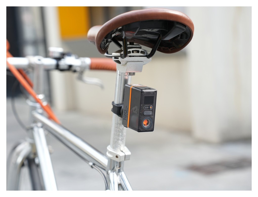 Велосипедний міні насос-задня фара Flextail Tiny Tire Pump ACS, чорний, укр, укр