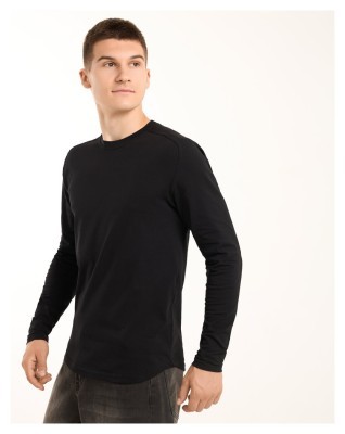 Черный мужской лонгсов Pobedov Dune. Черная мужская кофта из кулира