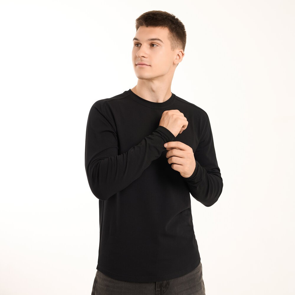 Черный мужской лонгсов Pobedov Dune. Черная мужская кофта из кулира