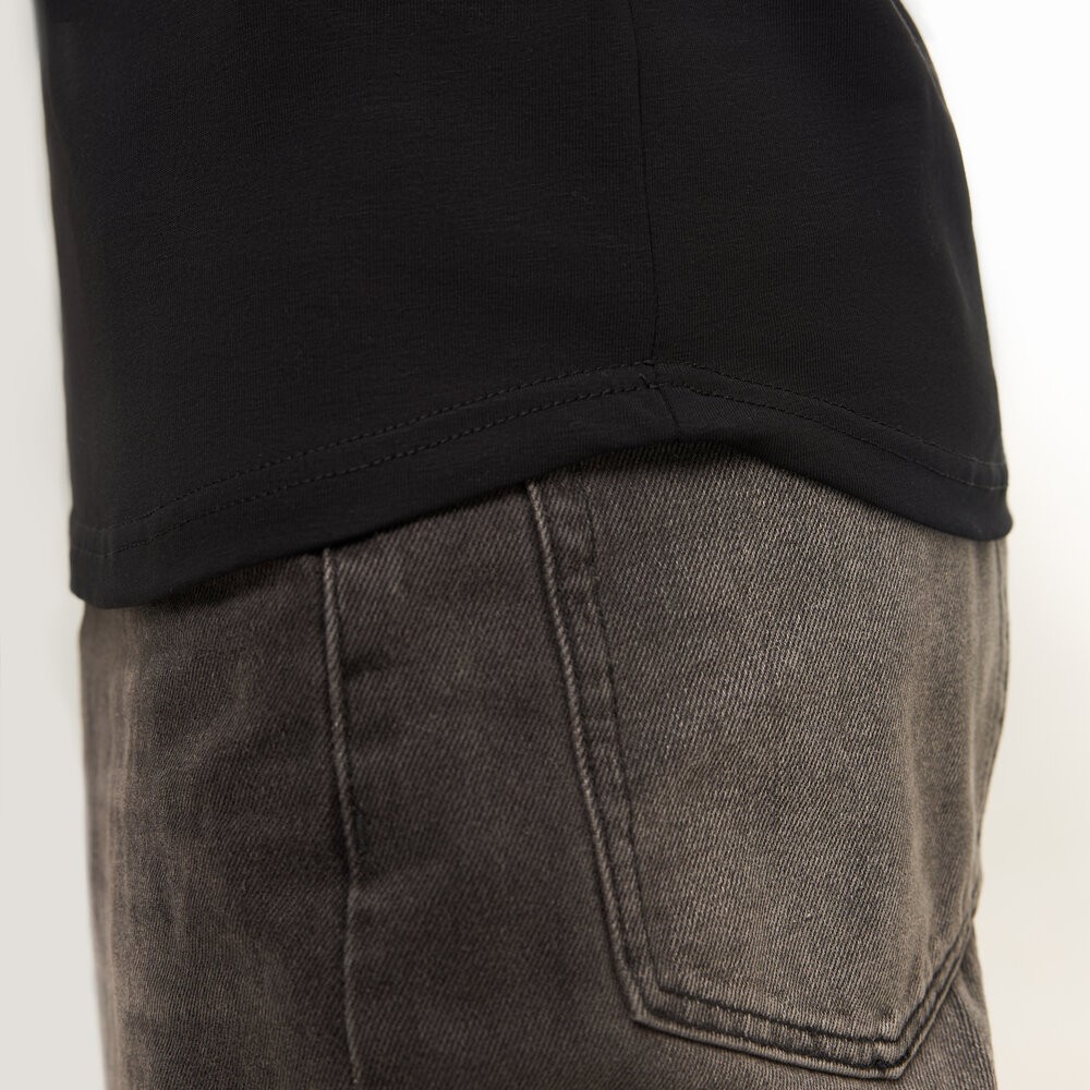 Черный мужской лонгсов Pobedov Dune. Черная мужская кофта из кулира