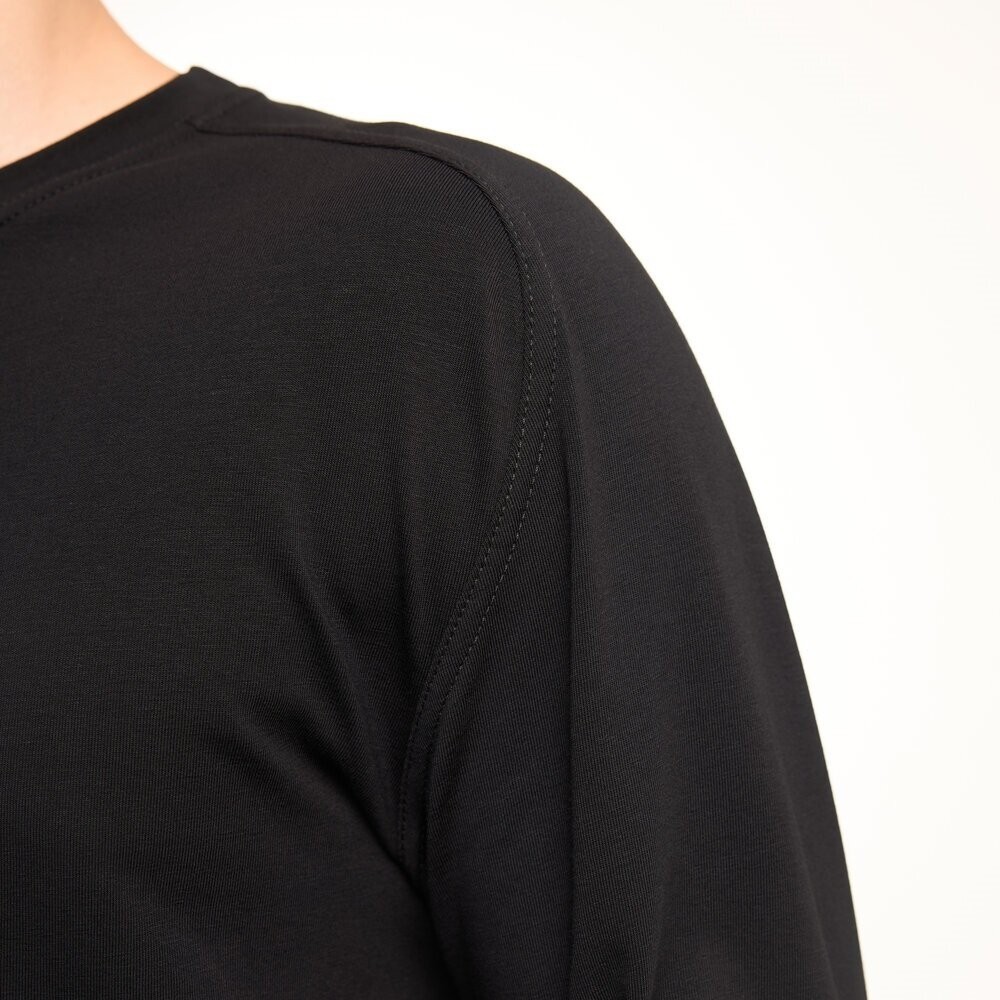 Черный мужской лонгсов Pobedov Dune. Черная мужская кофта из кулира