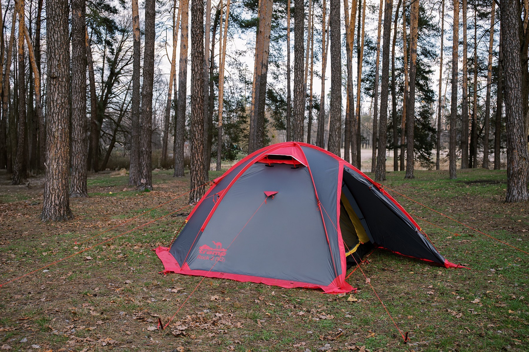 Палатка Tramp ROCK 4 (V2) серая/красная (TRT-029)