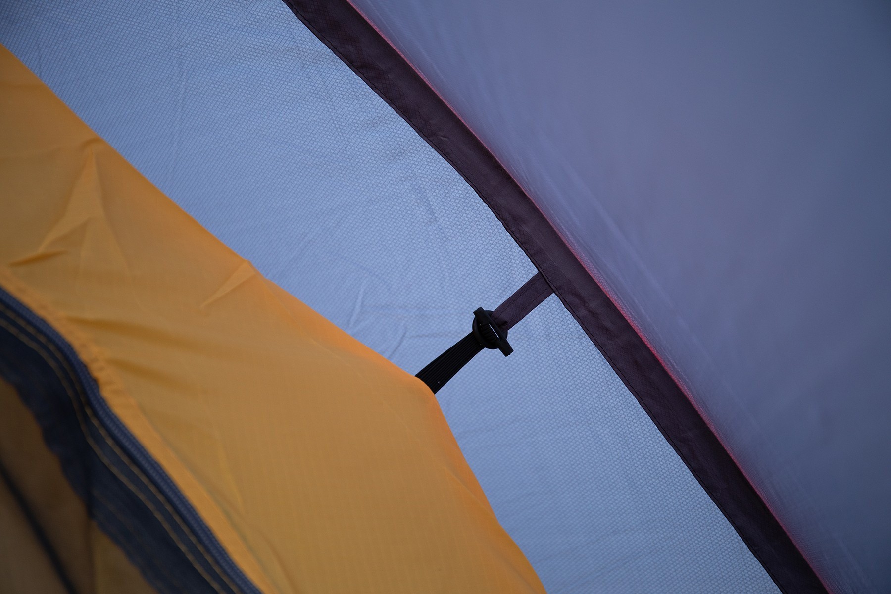 Палатка Tramp ROCK 4 (V2) серая/красная (TRT-029)