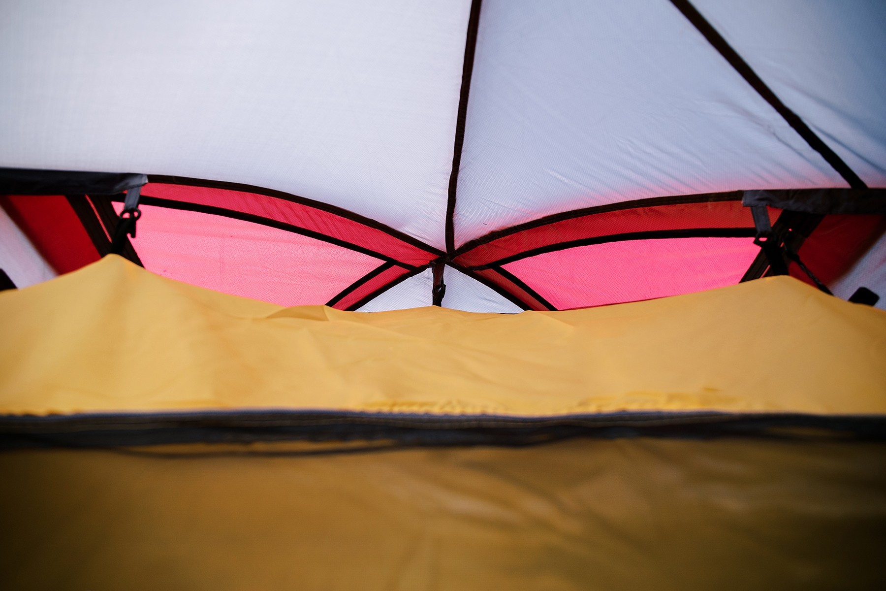 Палатка Tramp ROCK 4 (V2) серая/красная (TRT-029)