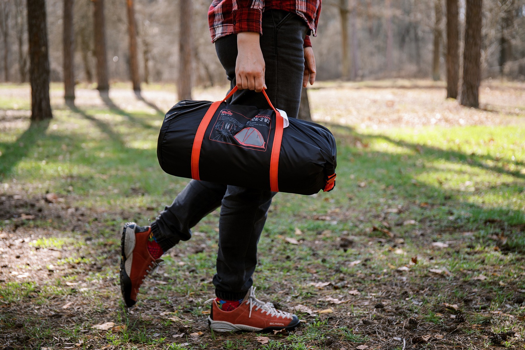 Палатка Tramp ROCK 4 (V2) серая/красная (TRT-029)