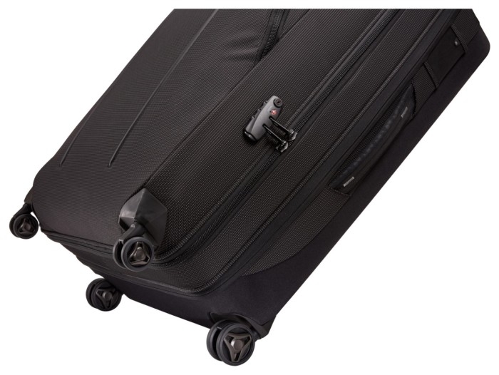 Чемодан на колесах Thule Crossover 2 Spinner 76cm/30' (Black) (TH 3204037) (TH 3204037)