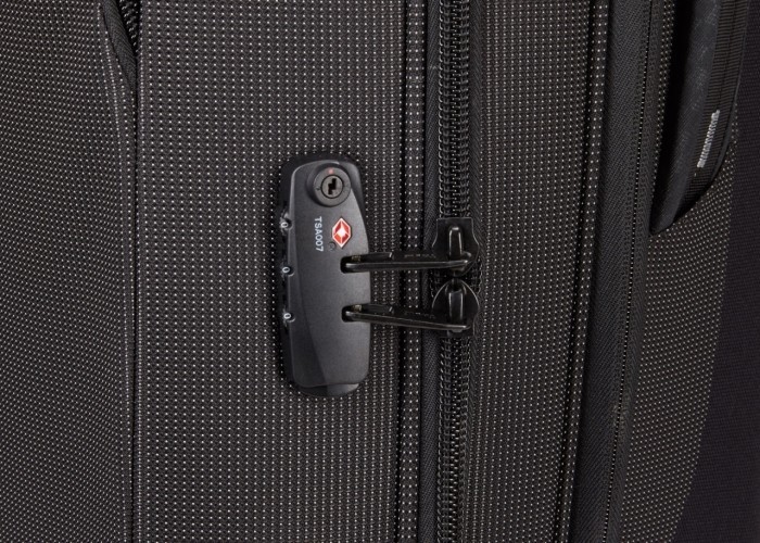 Чемодан на колесах Thule Crossover 2 Spinner 76cm/30' (Black) (TH 3204037) (TH 3204037)