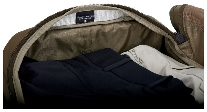 Сумка на колесах Thule Chasm Carry-On 55cm (Deep Khaki) 3205602 (TH 3205602)