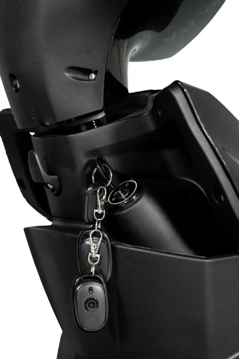 Электроскутер ATLAS Spider Box 1800W Black