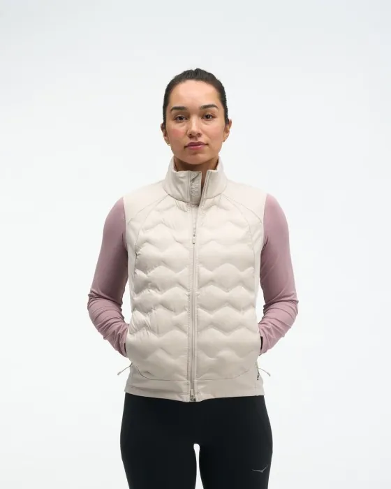 Жилетка HOKA ( 1178652-RKG ) W SkyFill Insulated Vest