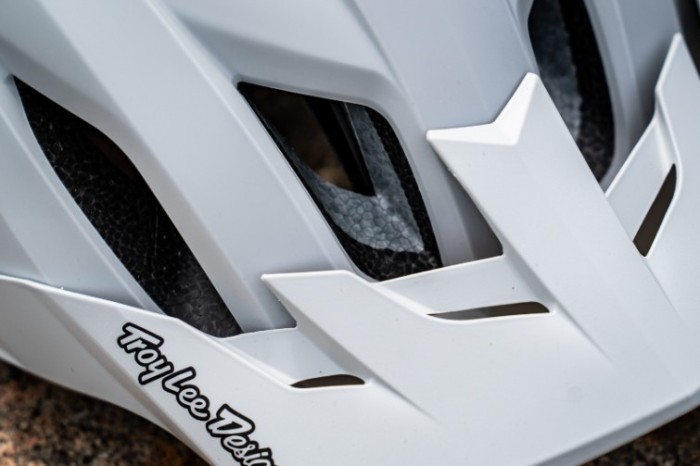 Велосипедный шлем TLD FLOWLINE SE HELMET; BADGE [CAMO BLUE] M/L