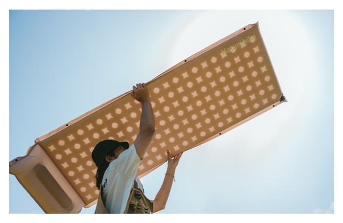 Самонадувний килимок Naturehike CNK2550WS025, 30мм, бежевий, укр, укр