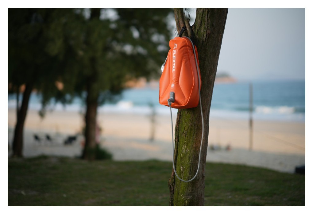 Душ портативний із ємністю та насосом Flextail Tiny Shower Bag, 20л, помаранчевий, укр, укр