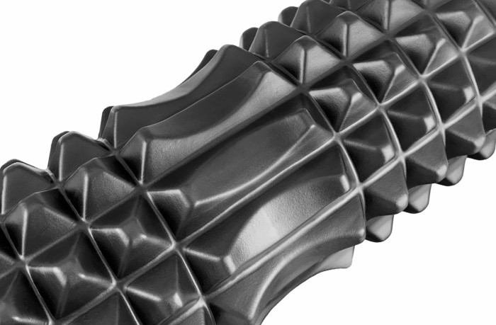 Масажний ролик EasyFit Solid Roller v.1.2s 33х13 см чорний