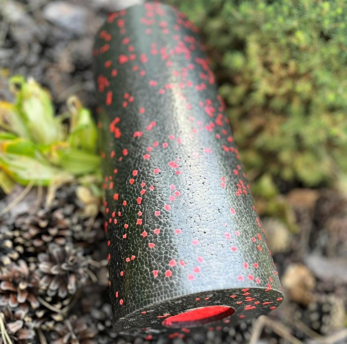 Массажный ролик (роллер) гладкий PowerPlay PP-4348 2 in 1 EPP Foam Roller Черно/Красный (33x14см.)