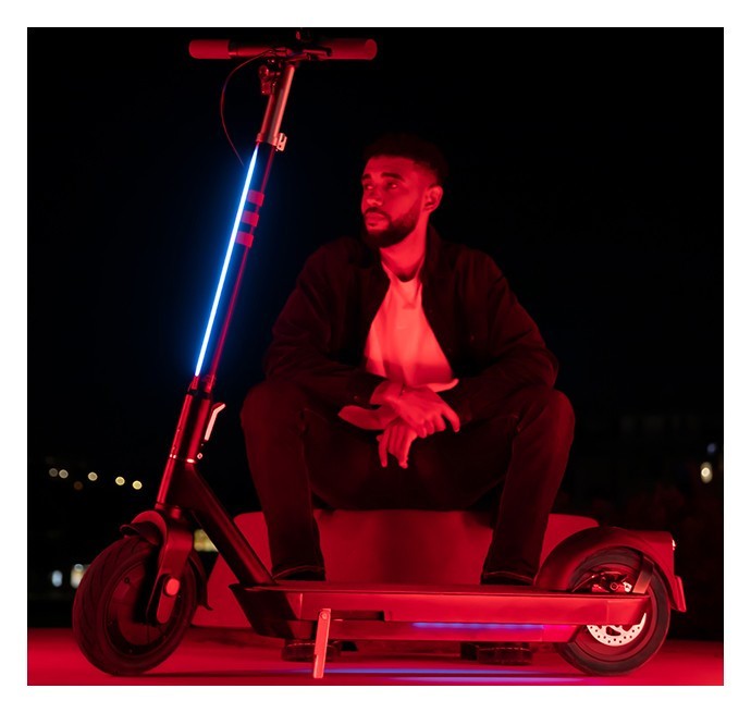 Електросамокат OKAI ES30-NEON PRO Black 10", 350(700)W, 14.7Ah, 80km, 25km\h, 25%, NFC, App, 21kg