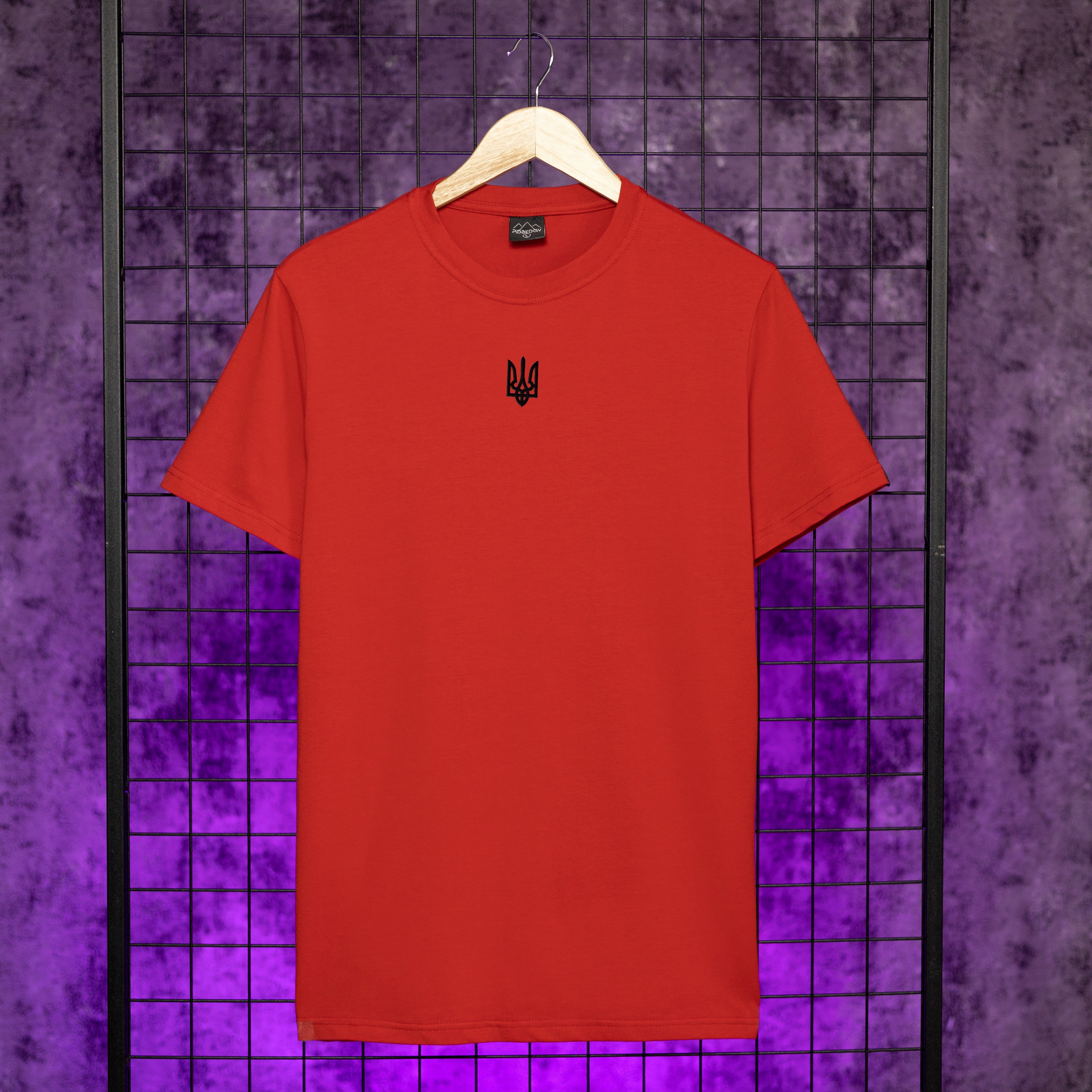 Футболка чоловіча однотонна червона Pobedov Peremoga - Герб чорна вишивка, укр, укр