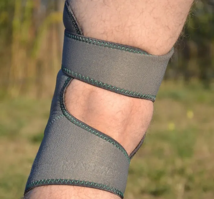 Наколінник MadMax MFA-295 Zahoprene Universal Knee Support Dark Grey/Green (1шт.)
