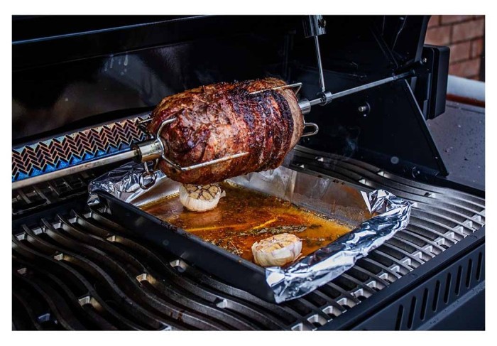 Газовый гриль Napoleon Phantom Prestige 500 Connected с боковой горелкой Sizzle Zone и вертелем (69212) P500VXRSIBPK-UA-PHM