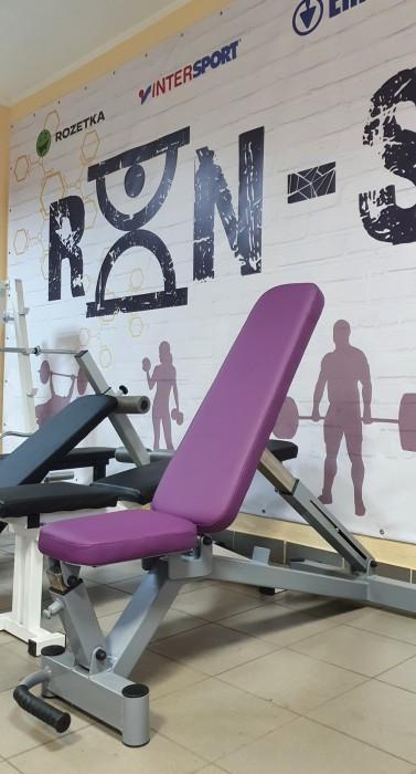 Профессиональная скамья со стойками RN-Sport black rock + 4 грифа, 80 кг блинов