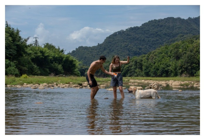 Душ портативний з насосом на акумуляторі Flextail Max Shower, білий, укр, укр