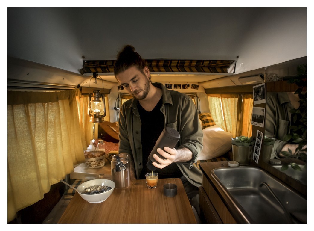 Портативная электрическая эспрессо кофеварка Wacaco Pixapresso для молотого кофе и капсул, темный бургунд