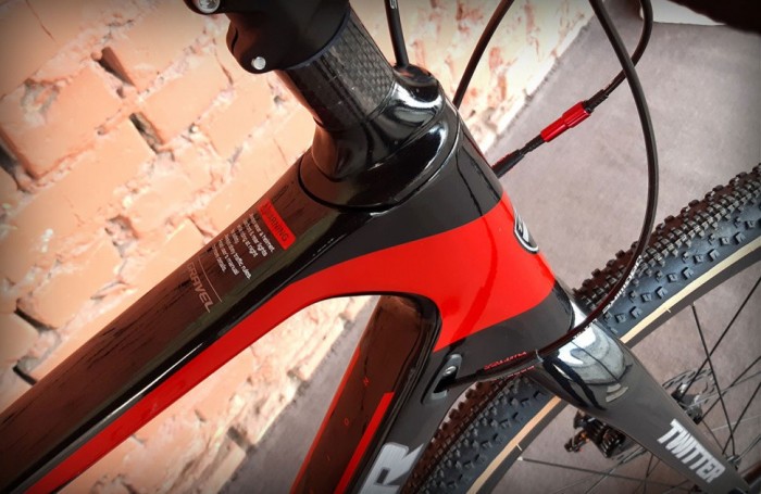 Велосипед карбоновий 28" Twitter Gravel RS-22S Carbon Black-Red