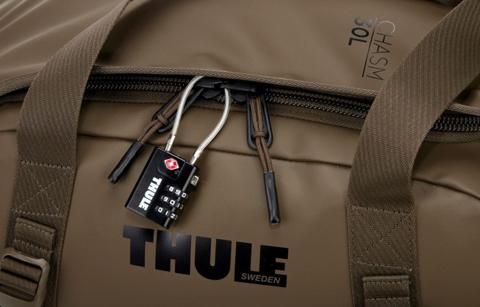 Спортивная сумка Thule Chasm Duffel 30L (Deep Khaki) 3205587 (TH 3205587)