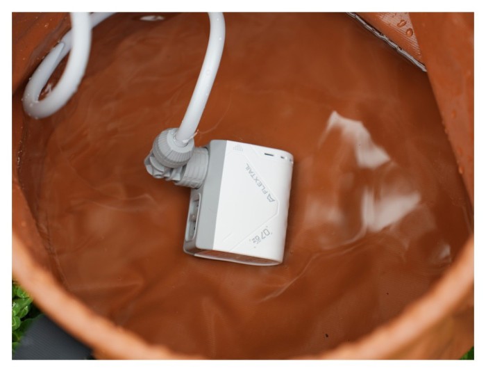 Душ портативний з насосом на акумуляторі Flextail Tiny Shower, білий, укр, укр