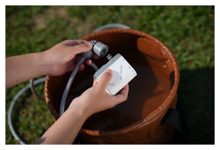 Душ портативний з насосом на акумуляторі Flextail Tiny Shower, білий, укр, укр