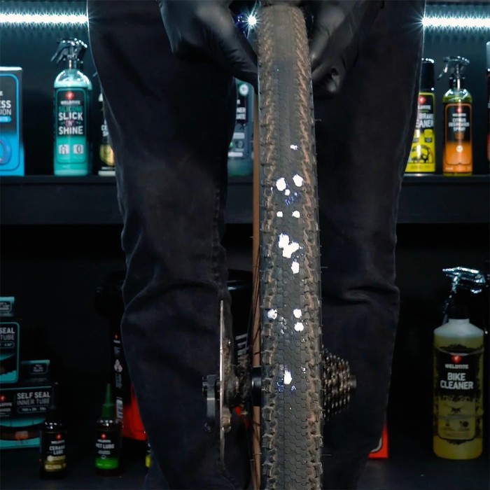 Герметик Weldtite 03093 Tubeless Sealant with Rubber Shred, для бескамерных шин, латексный, 1л