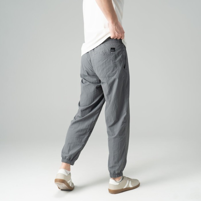 Мужские джогеры темно-серые плащевка спорт Pobedov Ground