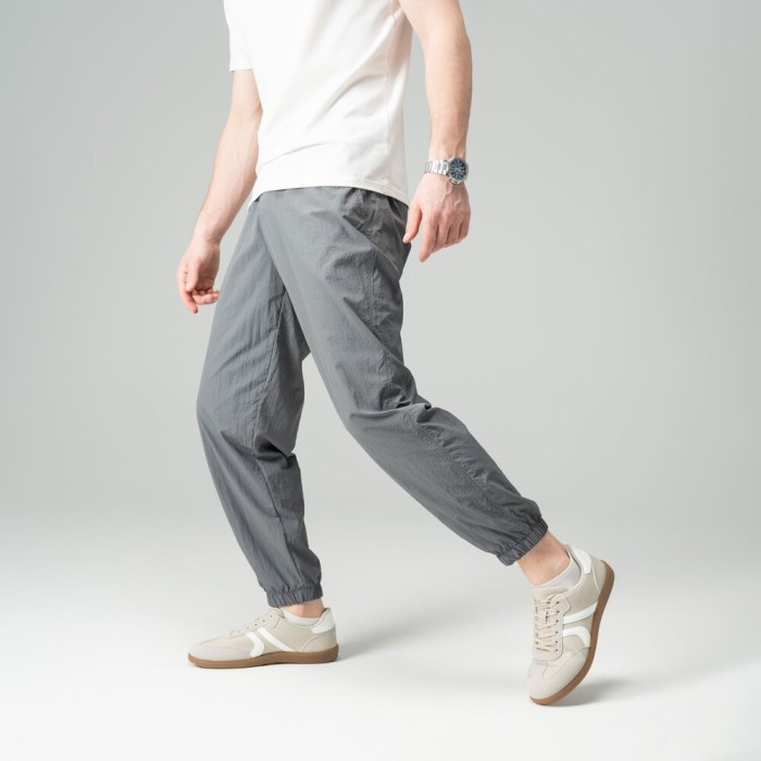 Мужские джогеры темно-серые плащевка спорт Pobedov Ground