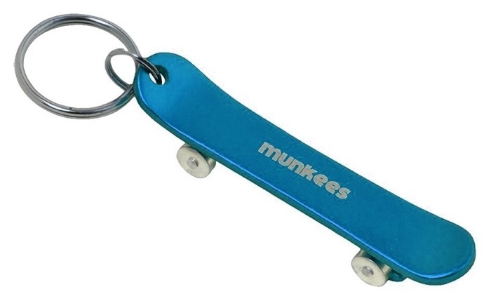 Munkees 3425 брелок-открывалка Skateboard S dark blue