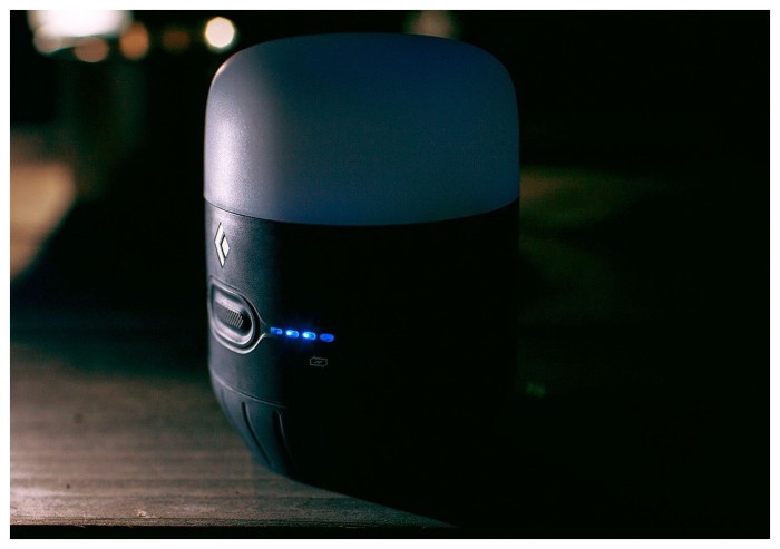 Ліхтар-повербанк Black Diamond Moji Charging Station, 250 люмен, Graphite