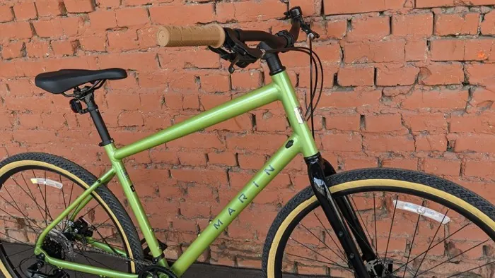 Велосипед міський 28" Marin Kentfield 1 Gloss Green/Black/Grey (2025)