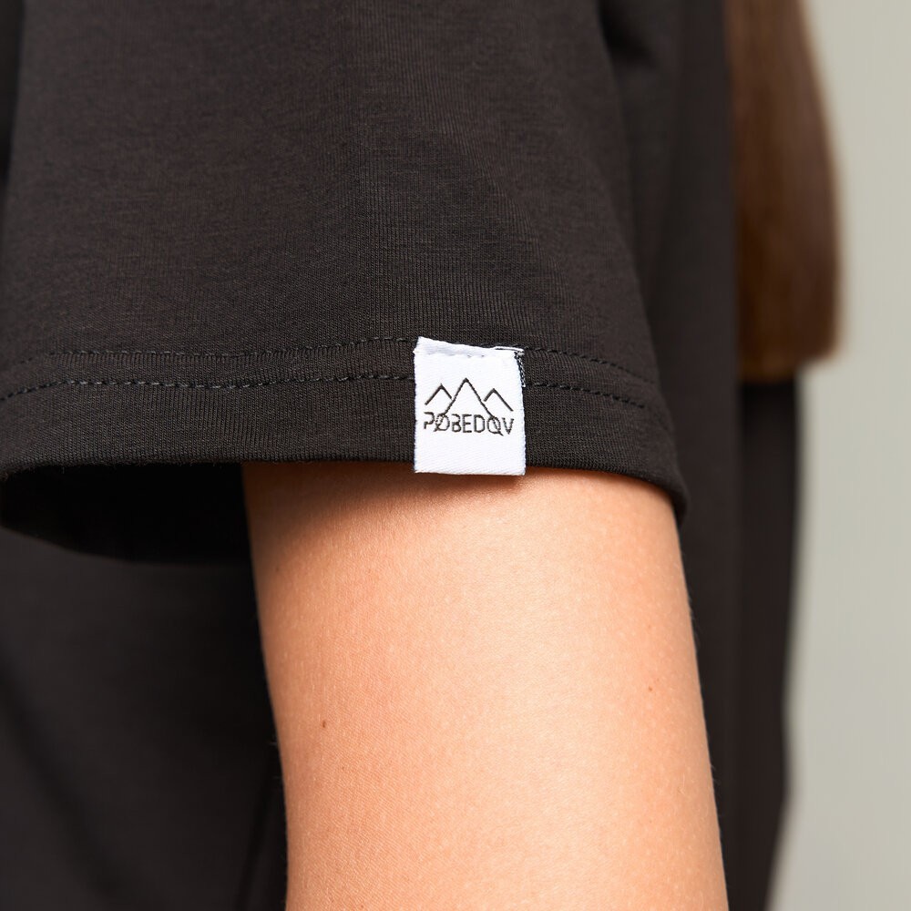 Черная базовая женская футболка Pobedov Freedom. Женская хлопковая футболка черная