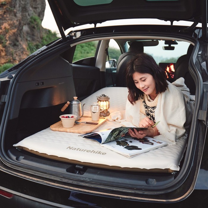 Матрац автомобільний кемпінговий двомісний Naturehike CNK2450WS010, 197х134х6,5 см світлий із вбудованою помпою для надування, укр, укр