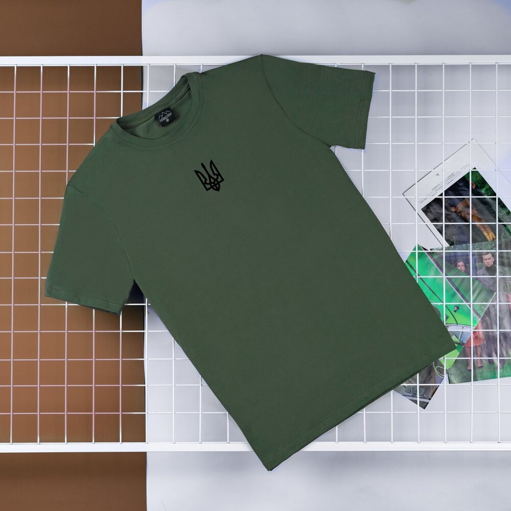 Футболка чоловіча однотонна хакі Pobedov Peremoga - наклейка Герб 4см чорна, укр, укр