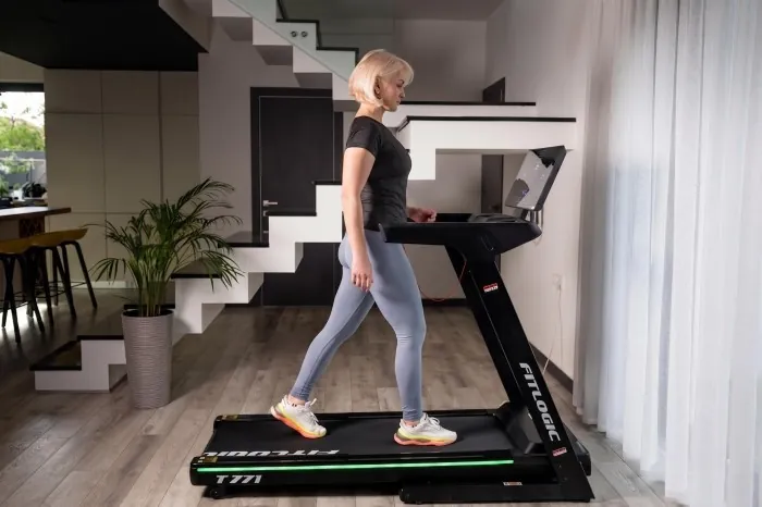 Беговая дорожка FitLogic T771