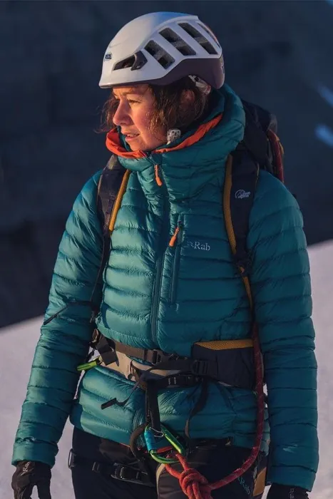 Жіночий легкий пуховик Rab Microlight Alpine Jacket Wmns, Black/Graphene