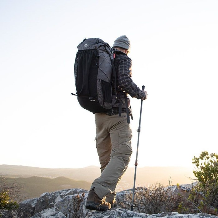 Рюкзак туристичний Naturehike Rock NH19BP095, 60+5 л, графіт в клітинку, укр, укр