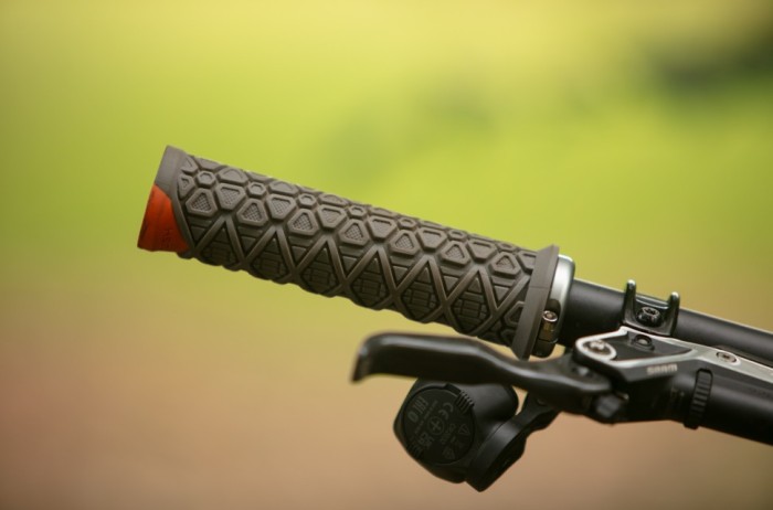 Гріпси ODI Vanquish, v2.1 Lock-On ,MTB , Closed End Red/Grph w/Blk