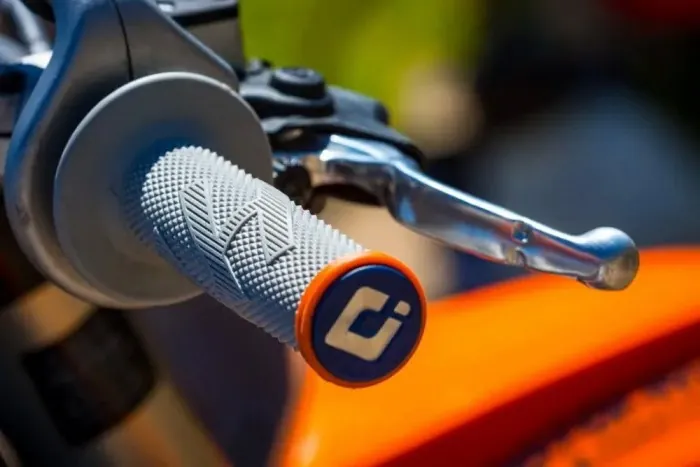 Мото Гріпси ODI EMIG PRO MX V2 Lock-On Grip - BLACK/W