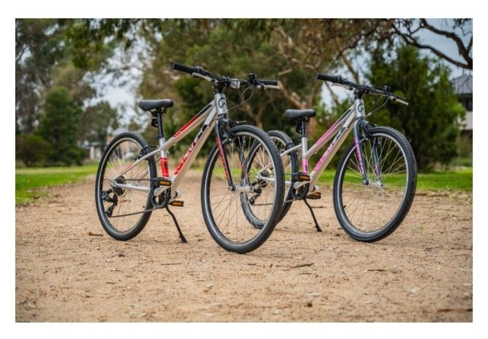 Велосипед 24" Apollo NEO 7s girls Brushed Alloy / Charcoal / Pink Fade